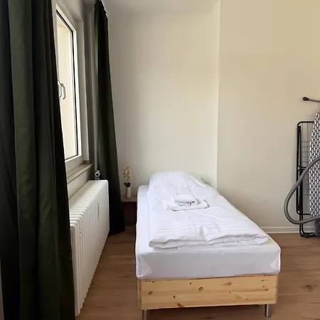 T&k - - 2 - King's Avenue Apartment *