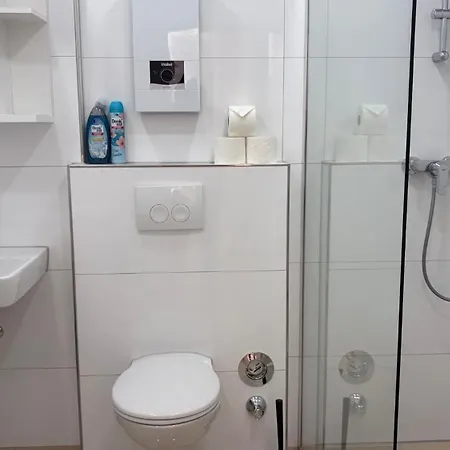 T&k - - 2 - King's Avenue Apartment